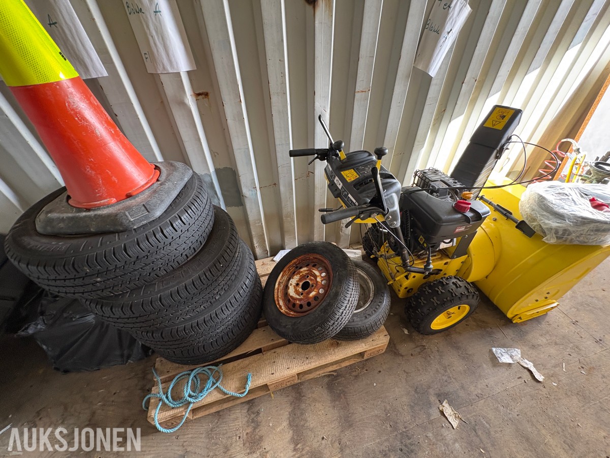 1991 20-fots container med diverse innhold