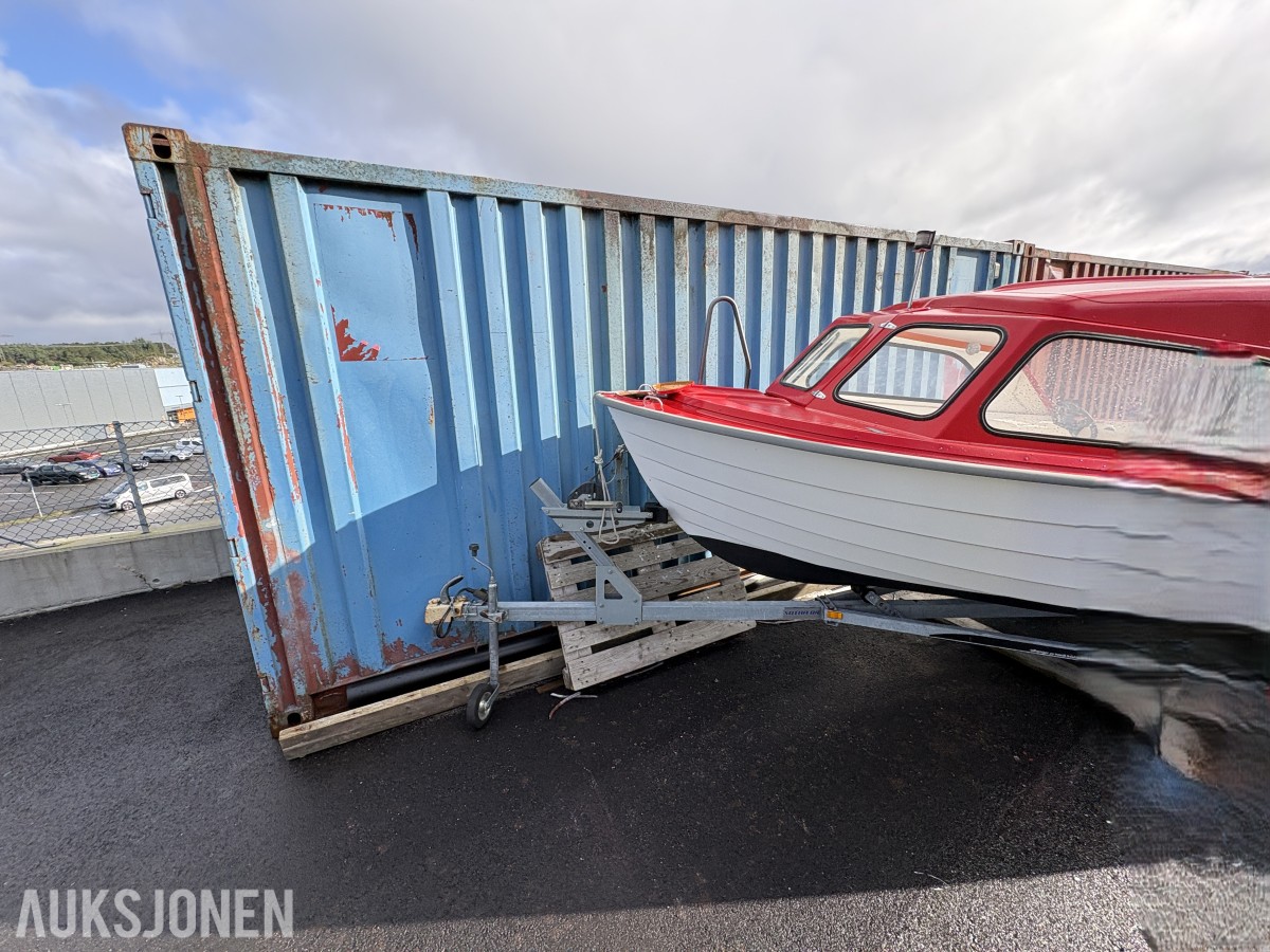 20-fots container med diverse innhold - stillas, stiger, kabler ol