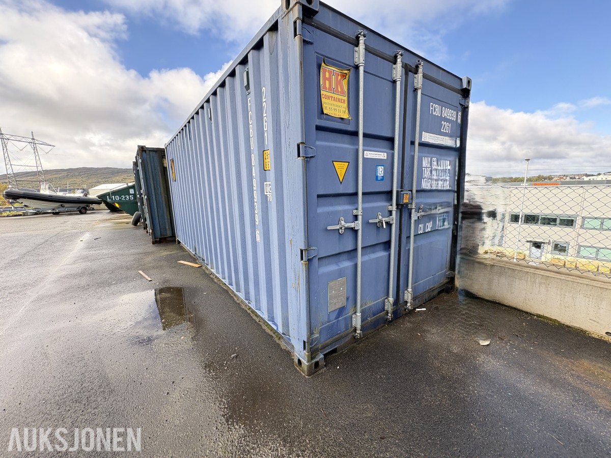 2017 20 fots container innhold / løsøre følger med