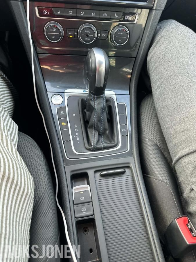 2020 Volkswagen E-Golf  136hk  EU OK 01.2028   90000km 