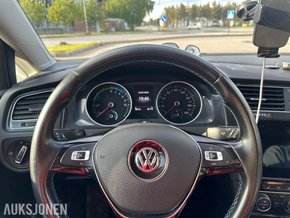 2020 Volkswagen E-Golf  136hk  EU OK 01.2028   90000km 