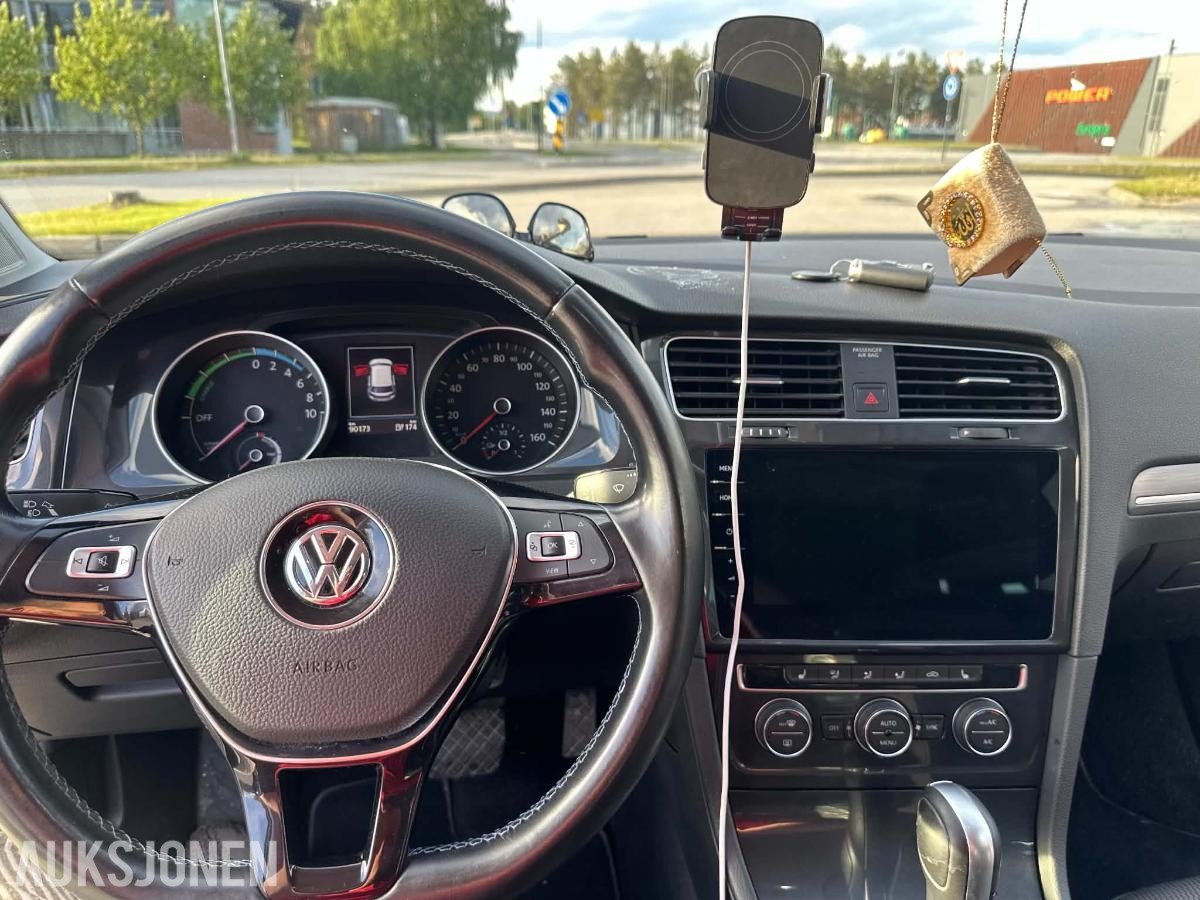 2020 Volkswagen E-Golf  136hk  EU OK 01.2028   90000km 