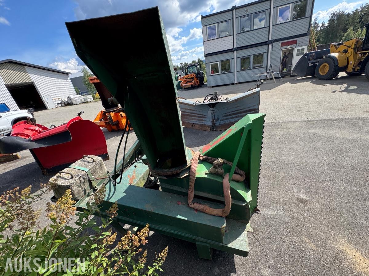 Sørum kantfres bredde ca 220 cm