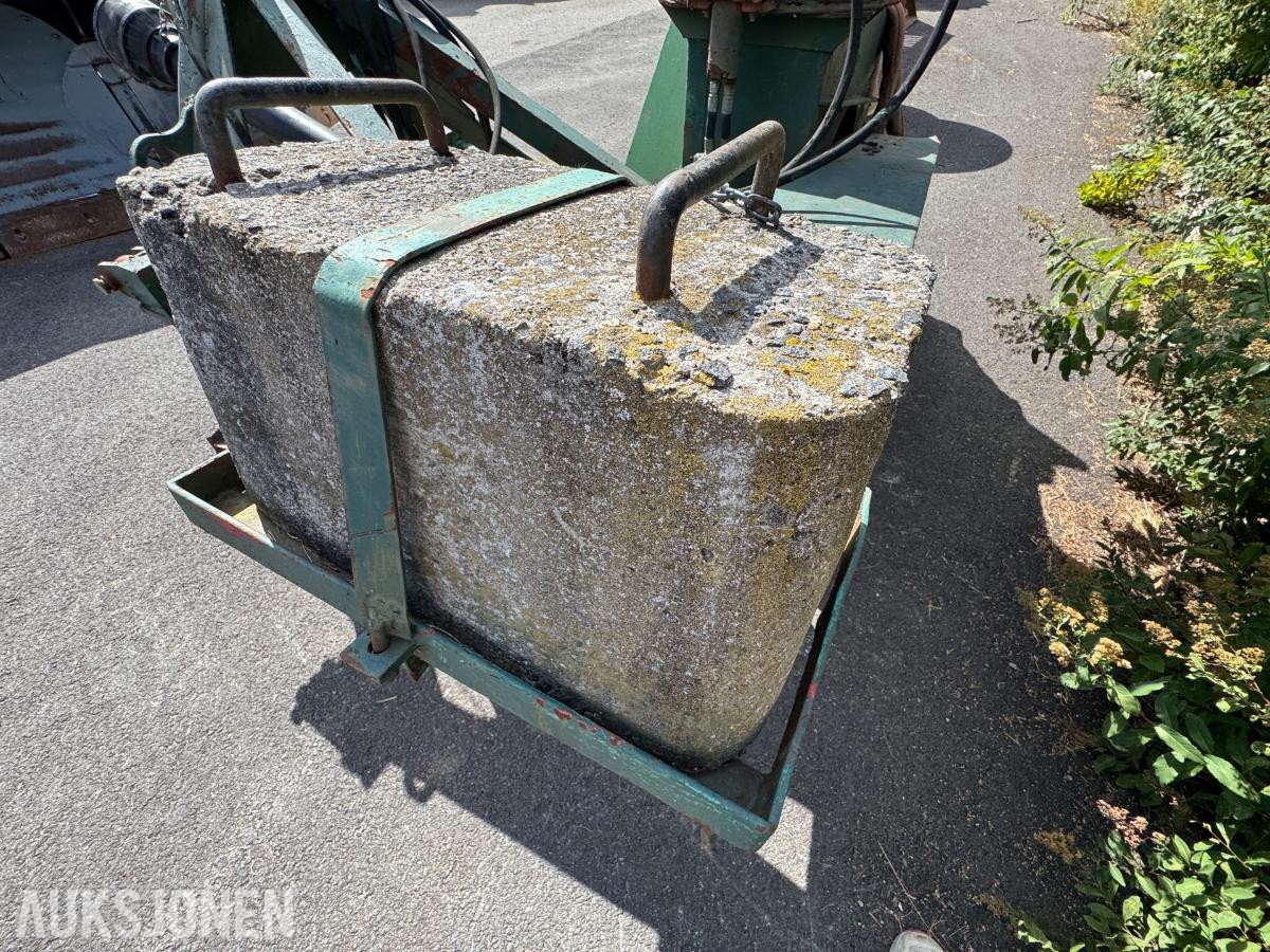 Sørum kantfres bredde ca 220 cm