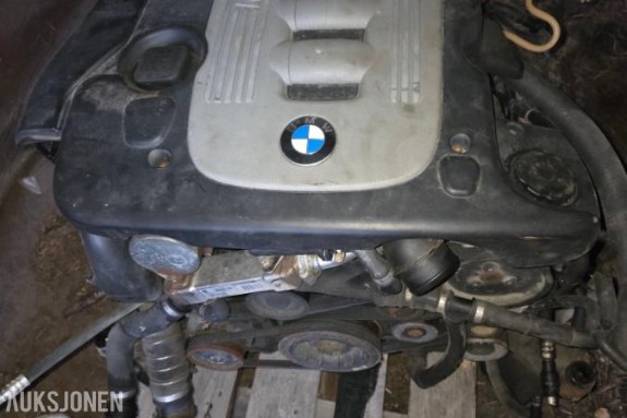 2005 Bmw  530 motor M57 - Komplett med dynamo servopumpe ac pumpe og girkasse.