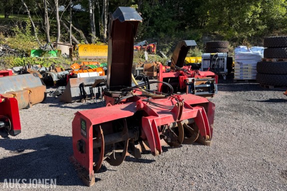 1999 Dalen 2010 Snøfres - to inntaksskruer og sentralt kasthjul - hydraulisk dreining av utkastertut - hydraulisk justerbar hette - to støttebein ⁠