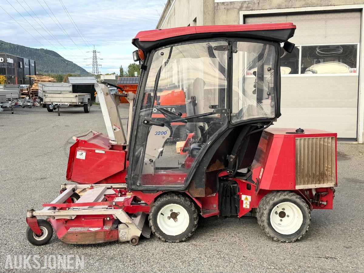 2008 Ventrac 3200 redskapsbærer med snøfreser og klippepanne