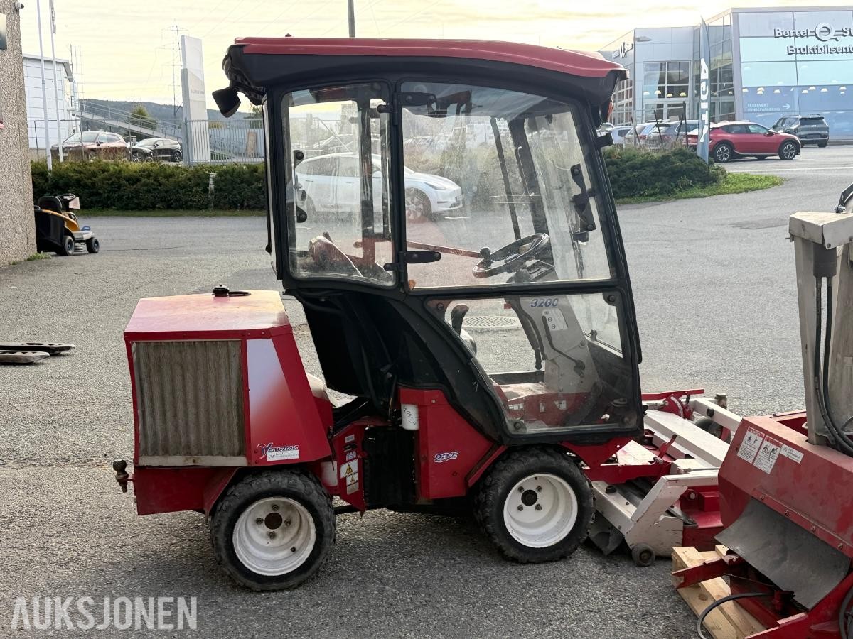 2008 Ventrac 3200 redskapsbærer med snøfreser og klippepanne