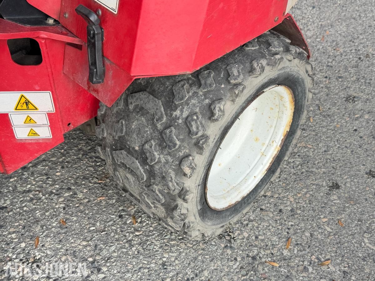 2008 Ventrac 3200 redskapsbærer med snøfreser og klippepanne