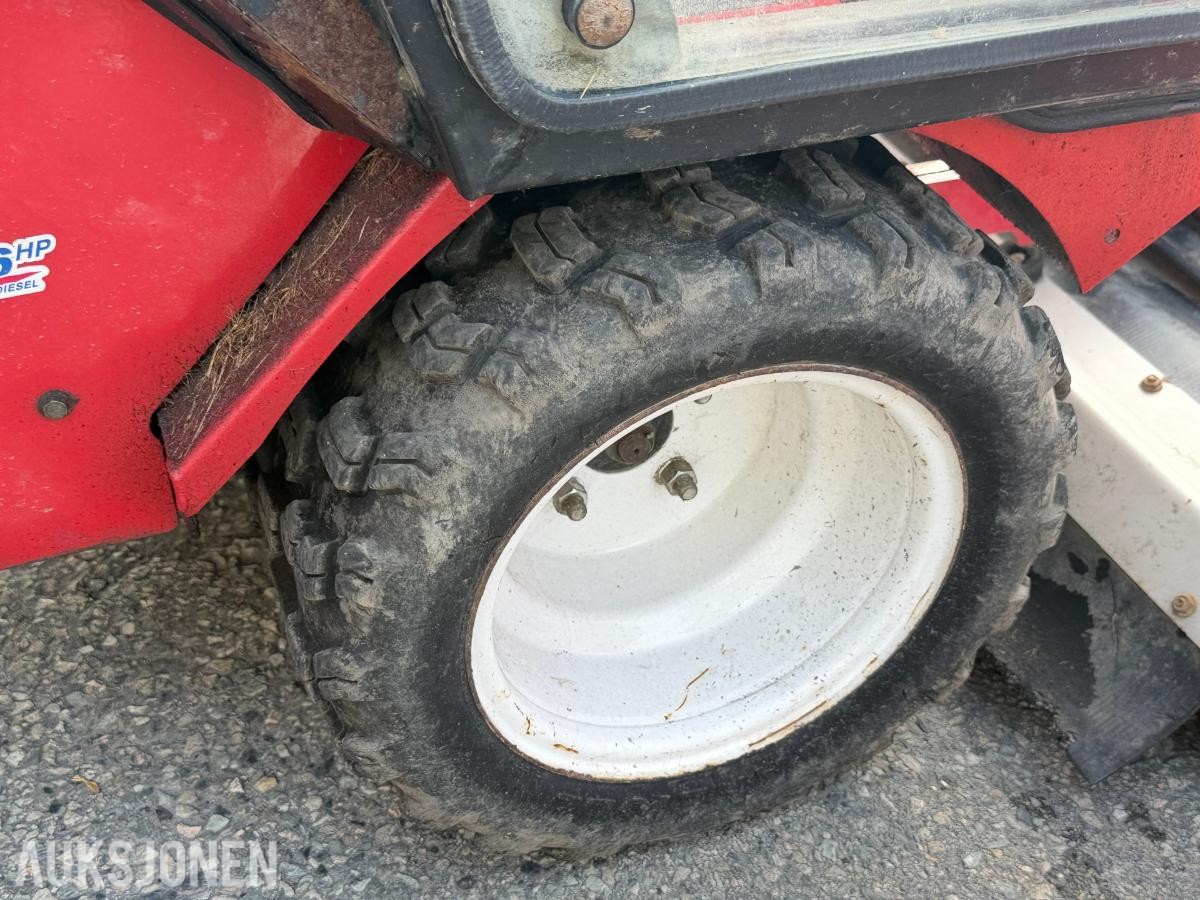2008 Ventrac 3200 redskapsbærer med snøfreser og klippepanne