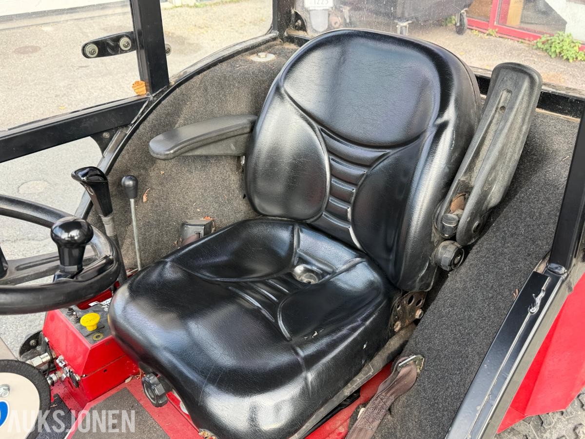2008 Ventrac 3200 redskapsbærer med snøfreser og klippepanne