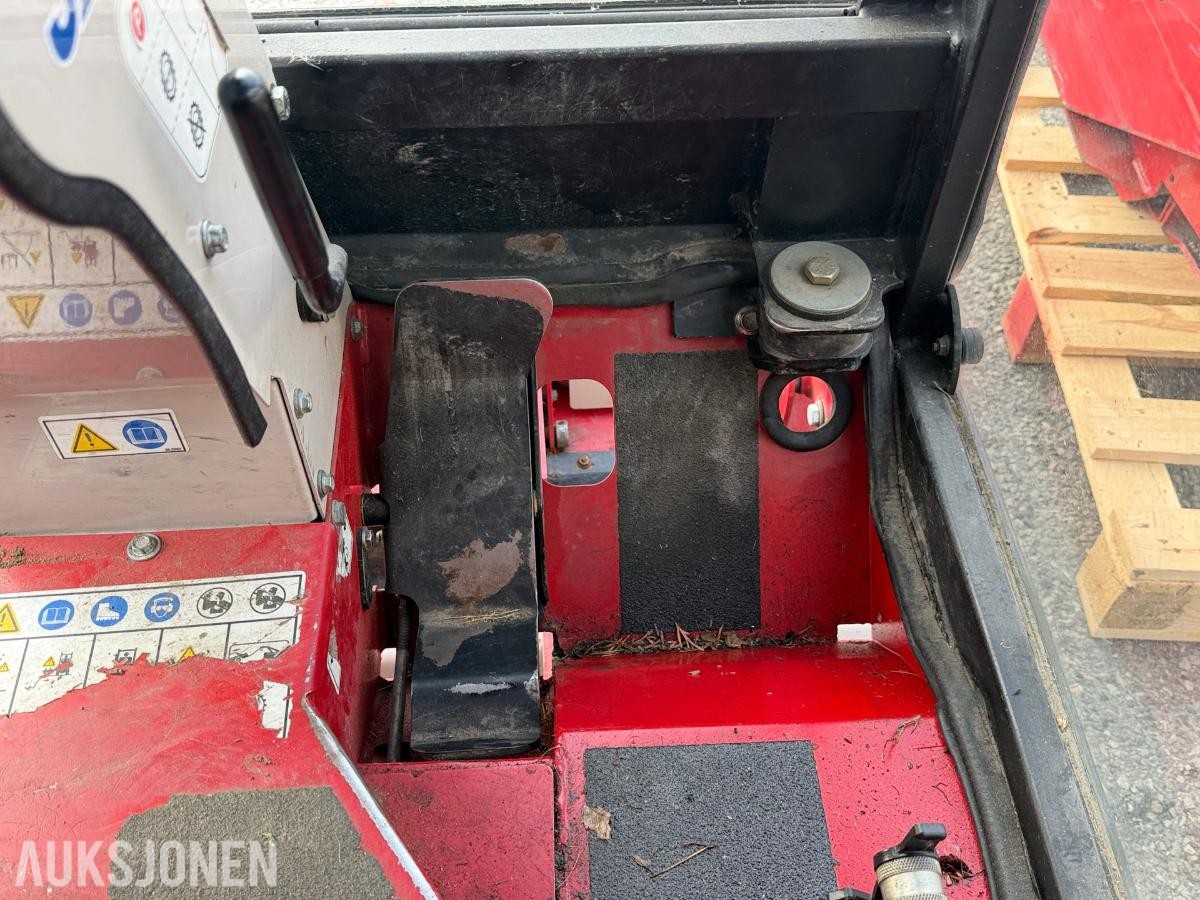2008 Ventrac 3200 redskapsbærer med snøfreser og klippepanne