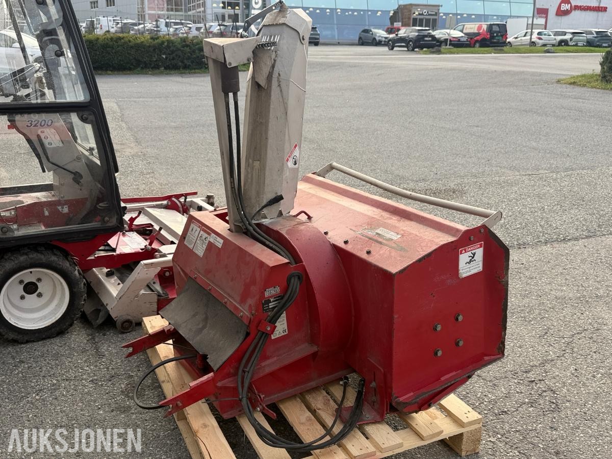 2008 Ventrac 3200 redskapsbærer med snøfreser og klippepanne