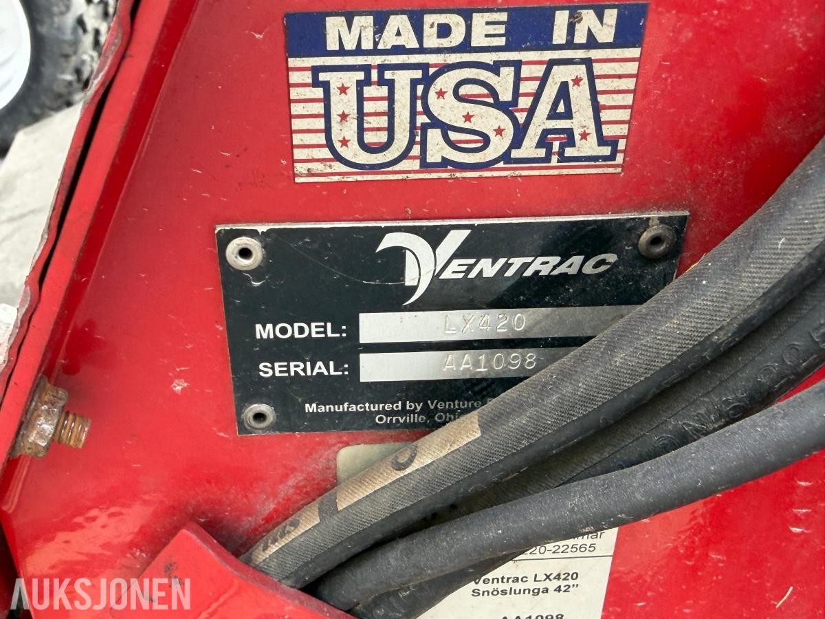 2008 Ventrac 3200 redskapsbærer med snøfreser og klippepanne