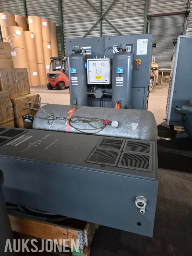 1995 Atlas Copco GA 90 VSD kompressor med luftbehandlingsutstyr