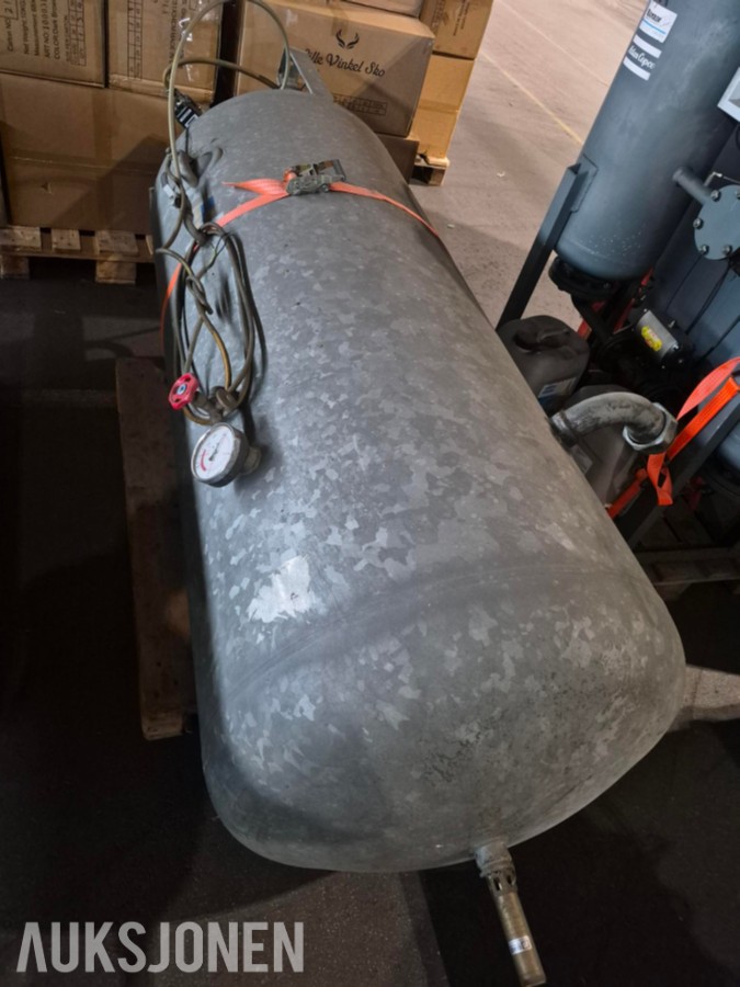 1995 Atlas Copco GA 90 VSD kompressor med luftbehandlingsutstyr