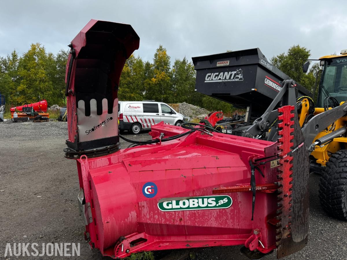 2015 Globus 245 snøfreser med hydraulisk tut og sving