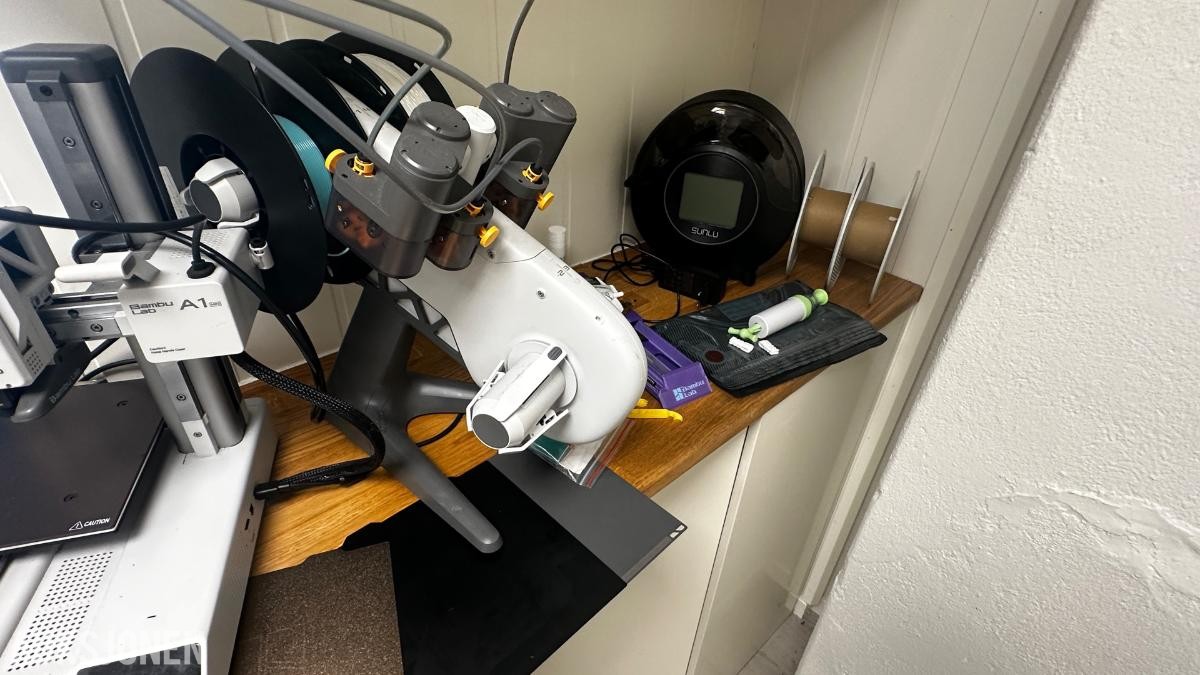 Komplett skilt- og 3D-verksted! Roland CAMM-1 PRO + Bambu Lab A1 mini + AMS