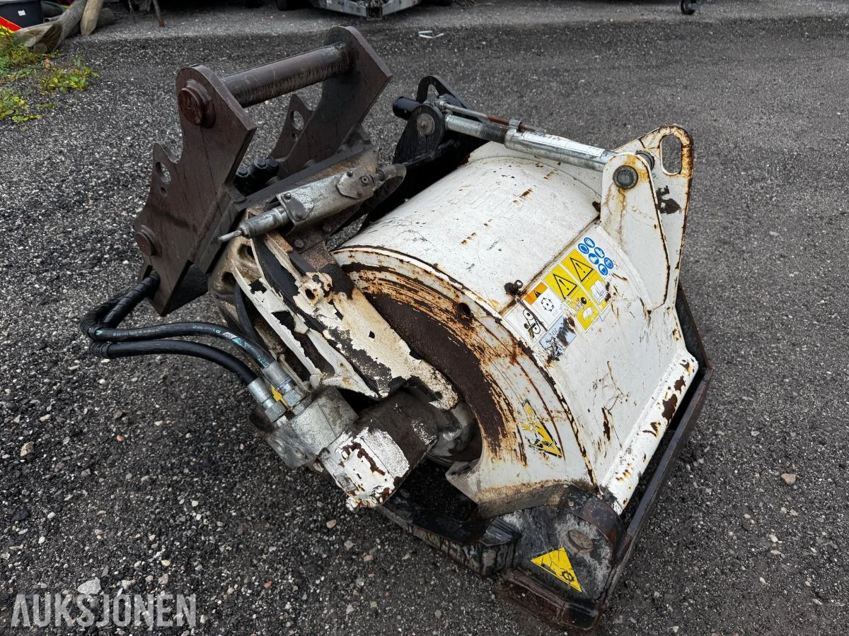 2015 GA Simex Asfaltfres med S60 feste og OilQuick