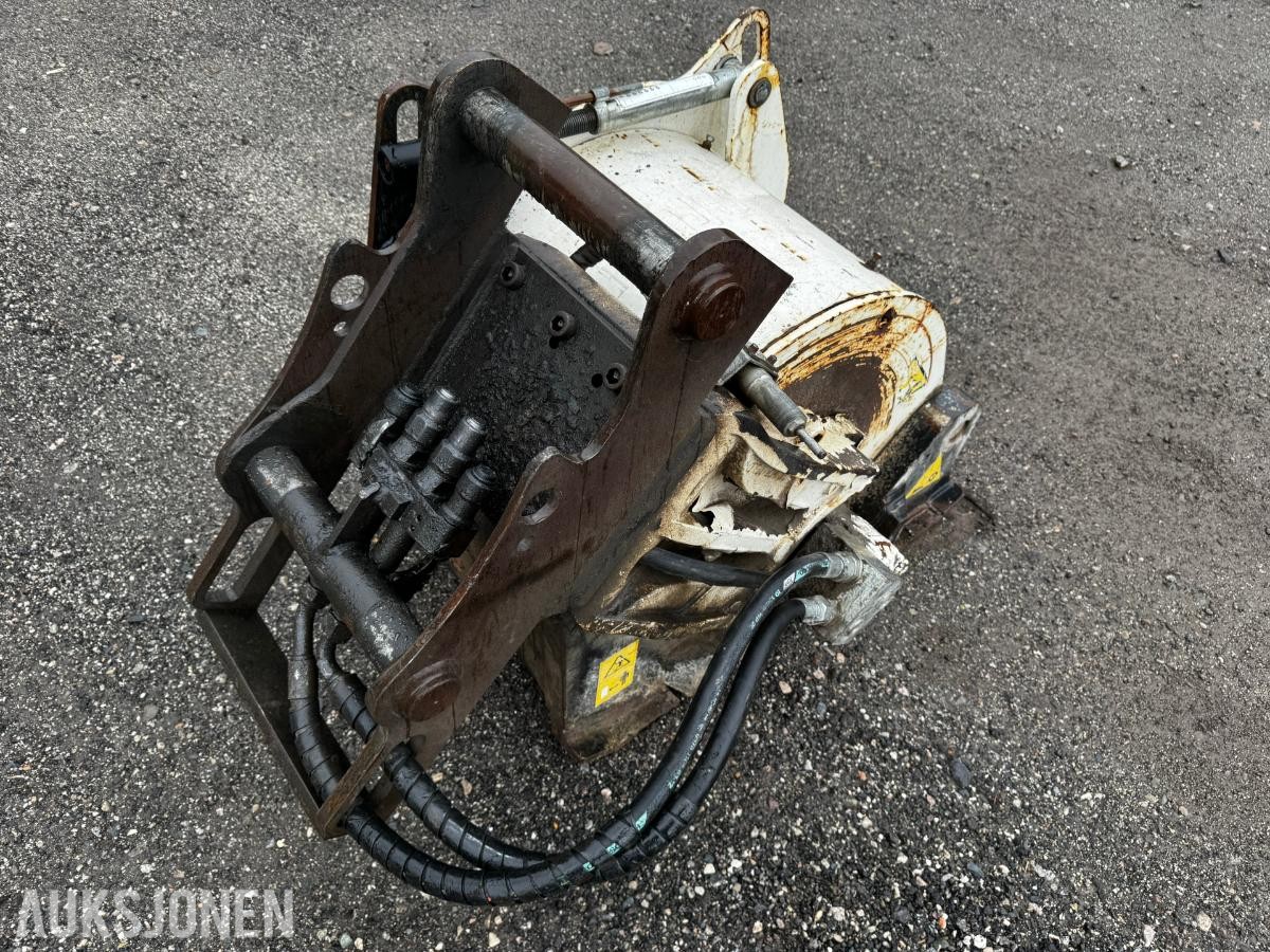 2015 GA Simex Asfaltfres med S60 feste og OilQuick