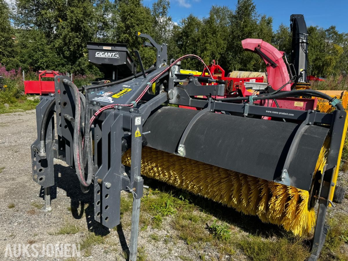 2021 Vama EHA3000 kost med 3-punkt feste og sving og vanning