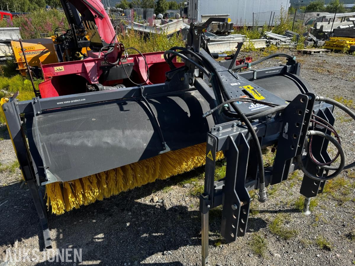 2021 Vama EHA3000 kost med 3-punkt feste og sving og vanning