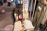 Stort varelager fra klesbutikk – klær, smykker, tilbehør og butikkinnredning