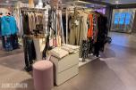 Stort varelager fra klesbutikk – klær, smykker, tilbehør og butikkinnredning