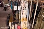 Stort varelager fra klesbutikk – klær, smykker, tilbehør og butikkinnredning