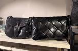 Stort varelager fra klesbutikk – klær, smykker, tilbehør og butikkinnredning