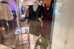 Stort varelager fra klesbutikk – klær, smykker, tilbehør og butikkinnredning