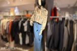 Stort varelager fra klesbutikk – klær, smykker, tilbehør og butikkinnredning