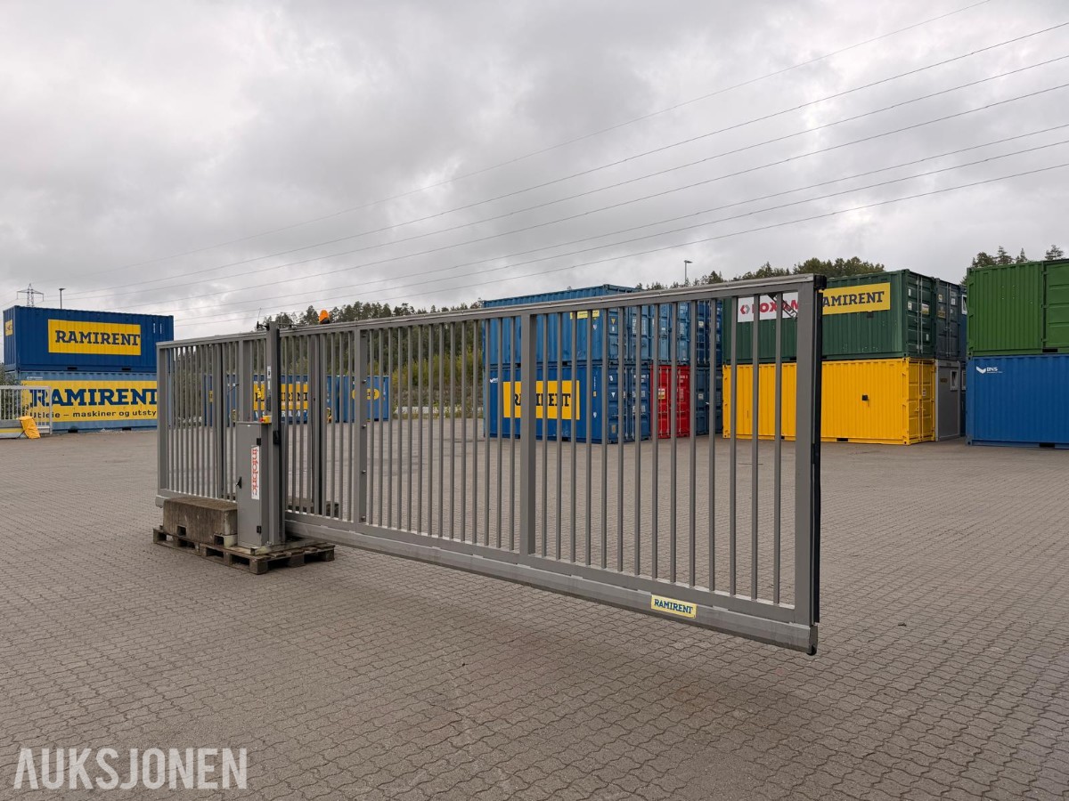 2015 FAVSANG elektrisk skyveport med adgangskontroll