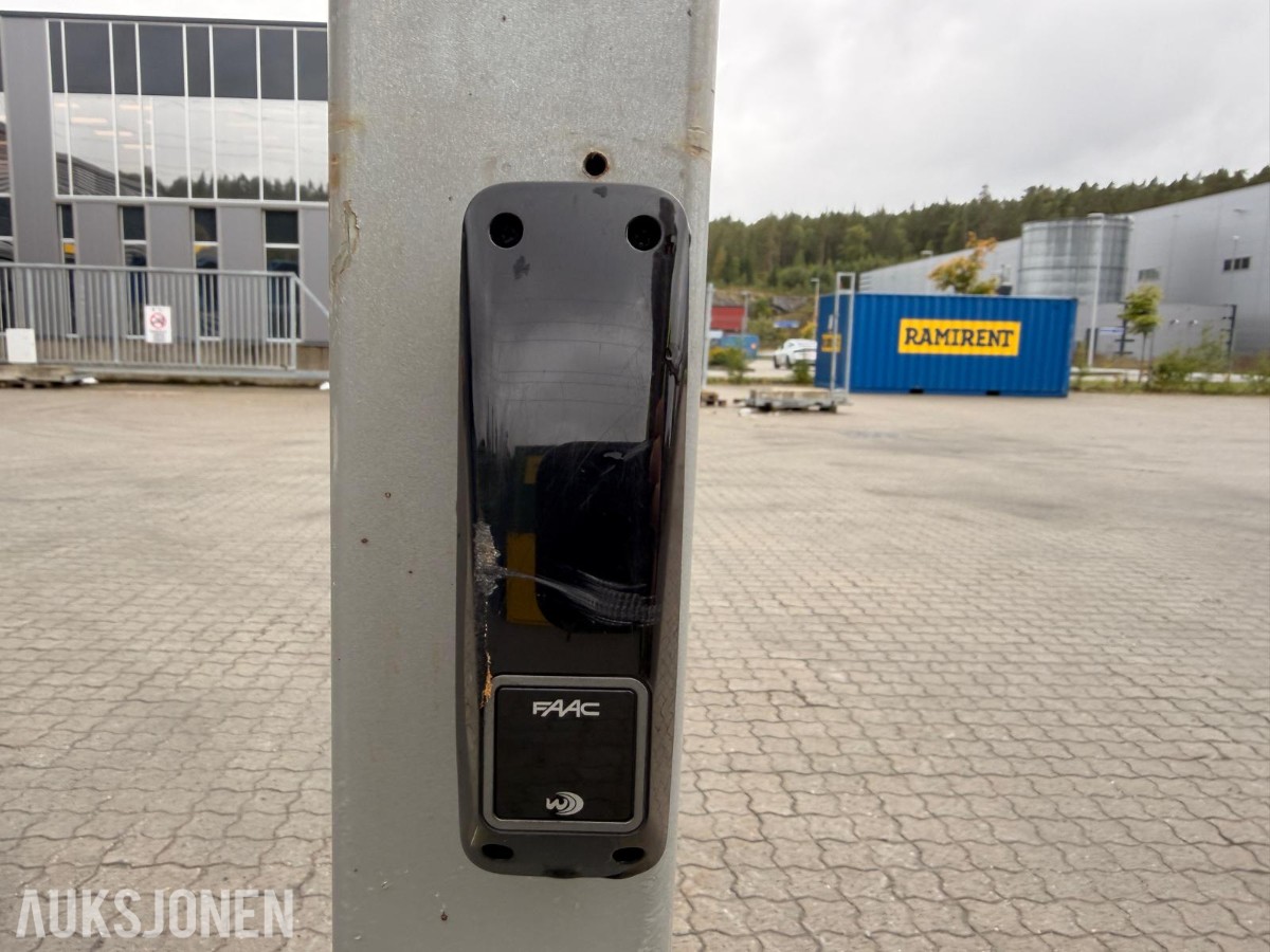 2015 FAVSANG elektrisk skyveport med adgangskontroll