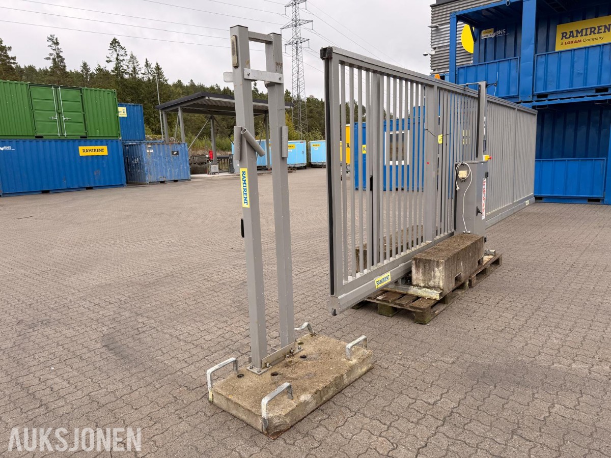 2015 FAVSANG elektrisk skyveport med adgangskontroll