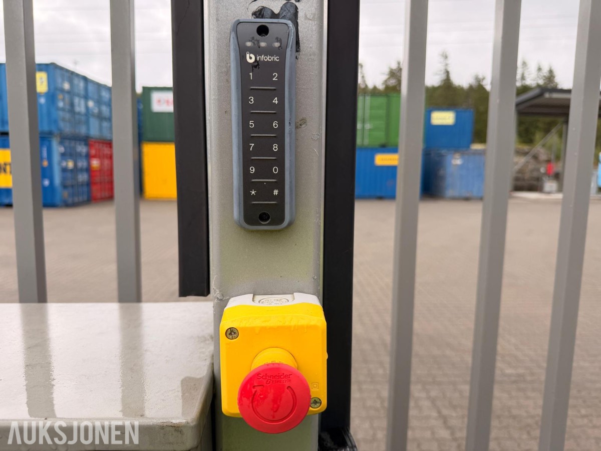 2015 FAVSANG elektrisk skyveport med adgangskontroll