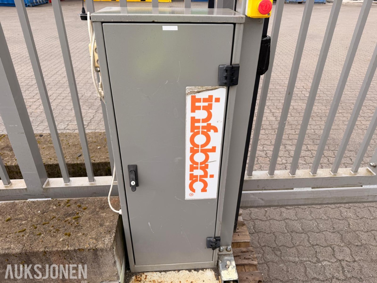 2015 FAVSANG elektrisk skyveport med adgangskontroll