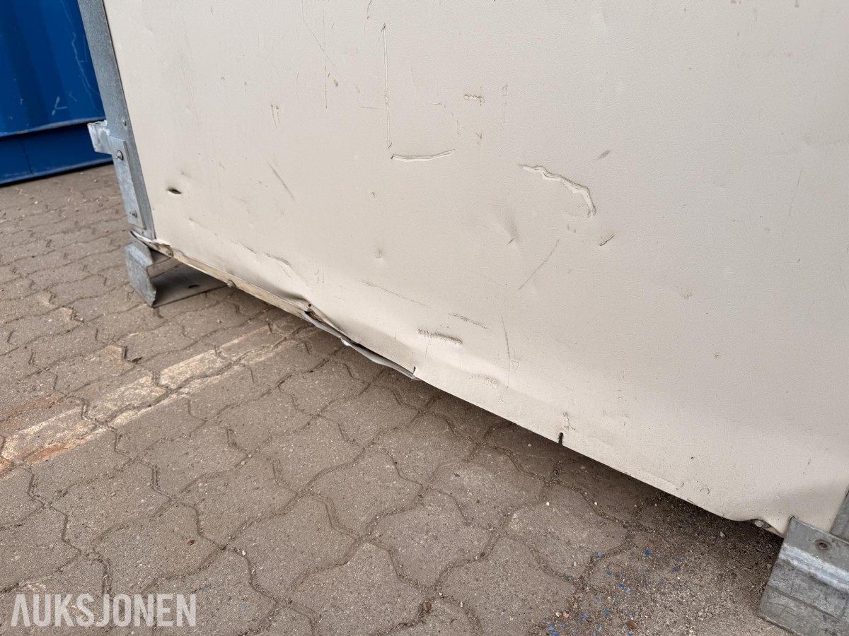 DANFO toalettkabin med servant, vanntank og varme