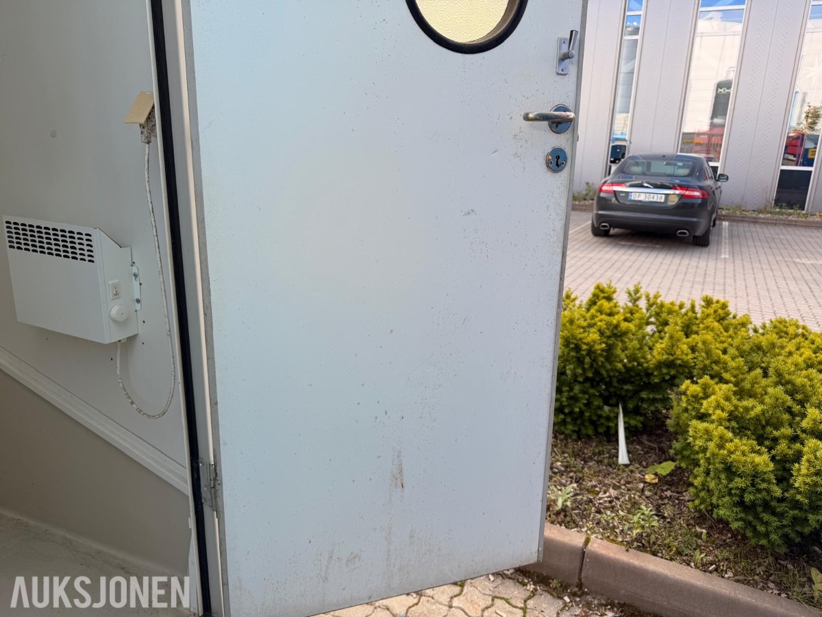 DANFO toalettkabin med servant, vanntank og varme
