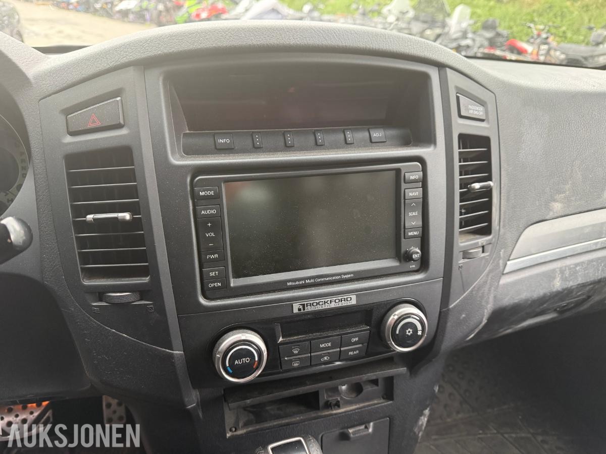 2011 Mitsubishi Pajero 3.2 Diesel 200hk 4WD Automat, Ryggekamera, Hengerfeste