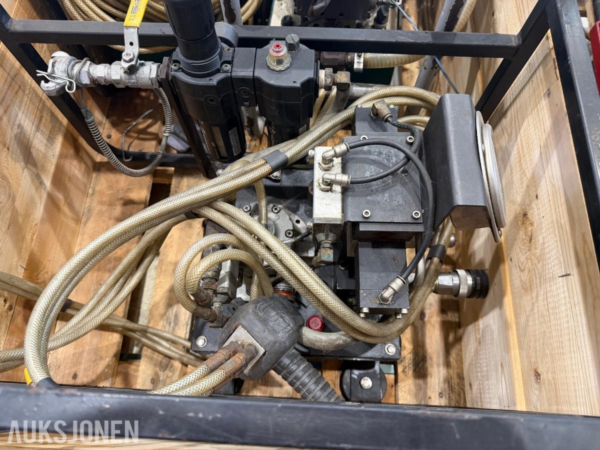 3 stk. pumper for boltetrekking med slanger og rammer