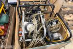 3 stk. pumper for boltetrekking med slanger og rammer