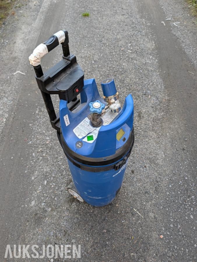 Linde Genie med hjul, håndtak og gassregulator *Ingen minstepris*