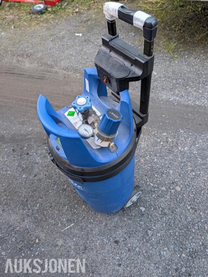 Linde Genie med hjul, håndtak og gassregulator *Ingen minstepris*