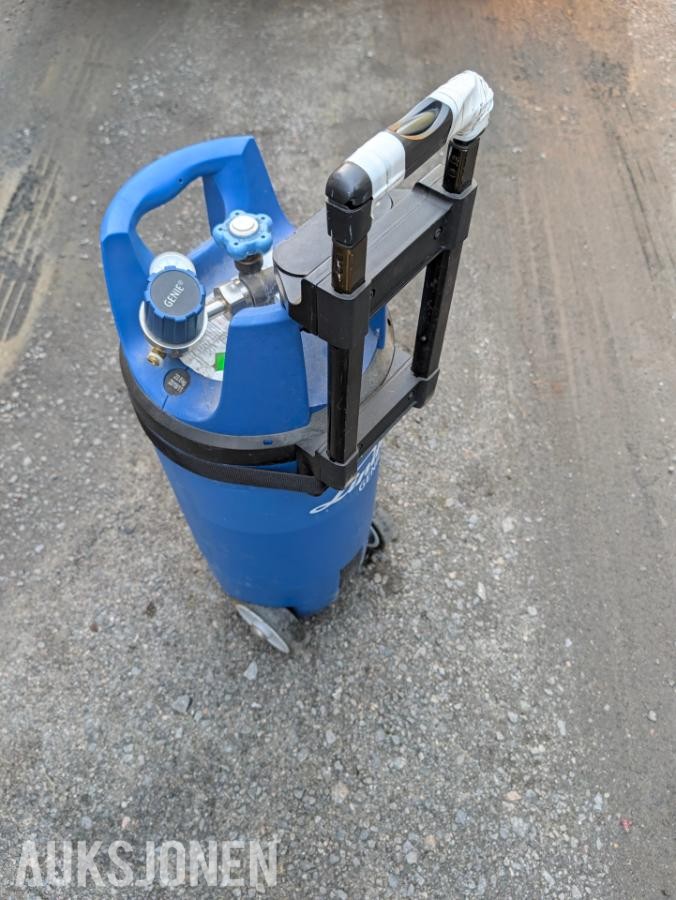 Linde Genie med hjul, håndtak og gassregulator *Ingen minstepris*
