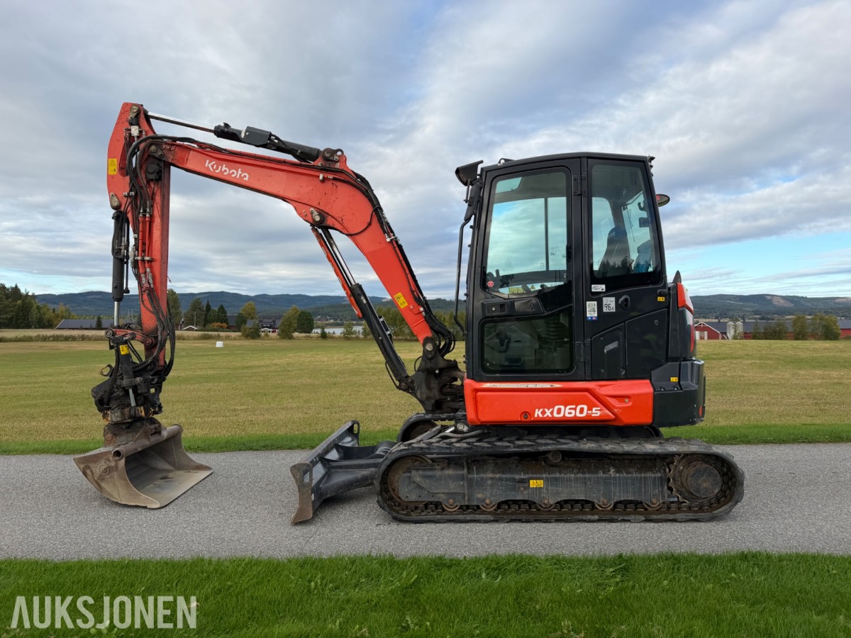 2021 mod. Kubota KX060-5, Engcon, sentralsmørning, 3329 timer ++