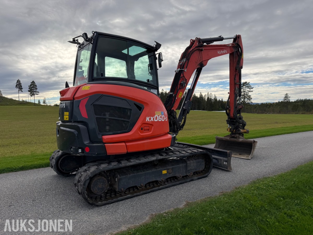 2021 mod. Kubota KX060-5, Engcon, sentralsmørning, 3329 timer ++