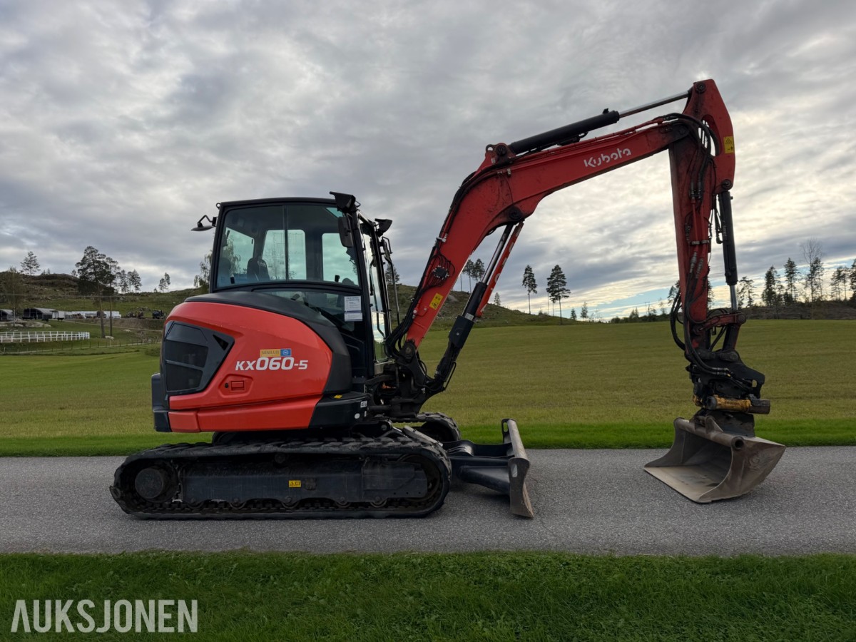 2021 mod. Kubota KX060-5, Engcon, sentralsmørning, 3329 timer ++