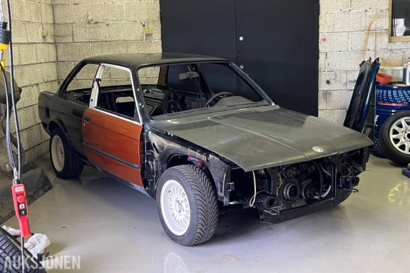 BMW E30 - S50B32 - 6 trinns - Uten Luke - Prosjekt - *Ingen minstepris*