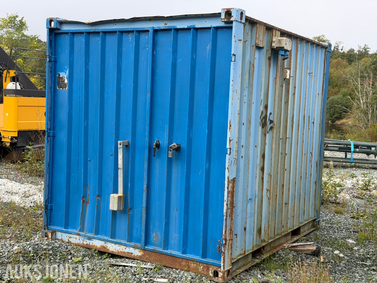 1992 Innredet 10 fots lagercontainer / verkstedcontainer med reoler og arbeidsbenk